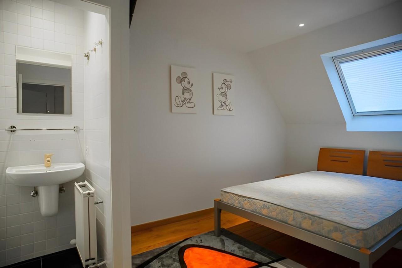 Big And Comfortable Triplex In Knokke Exterior photo